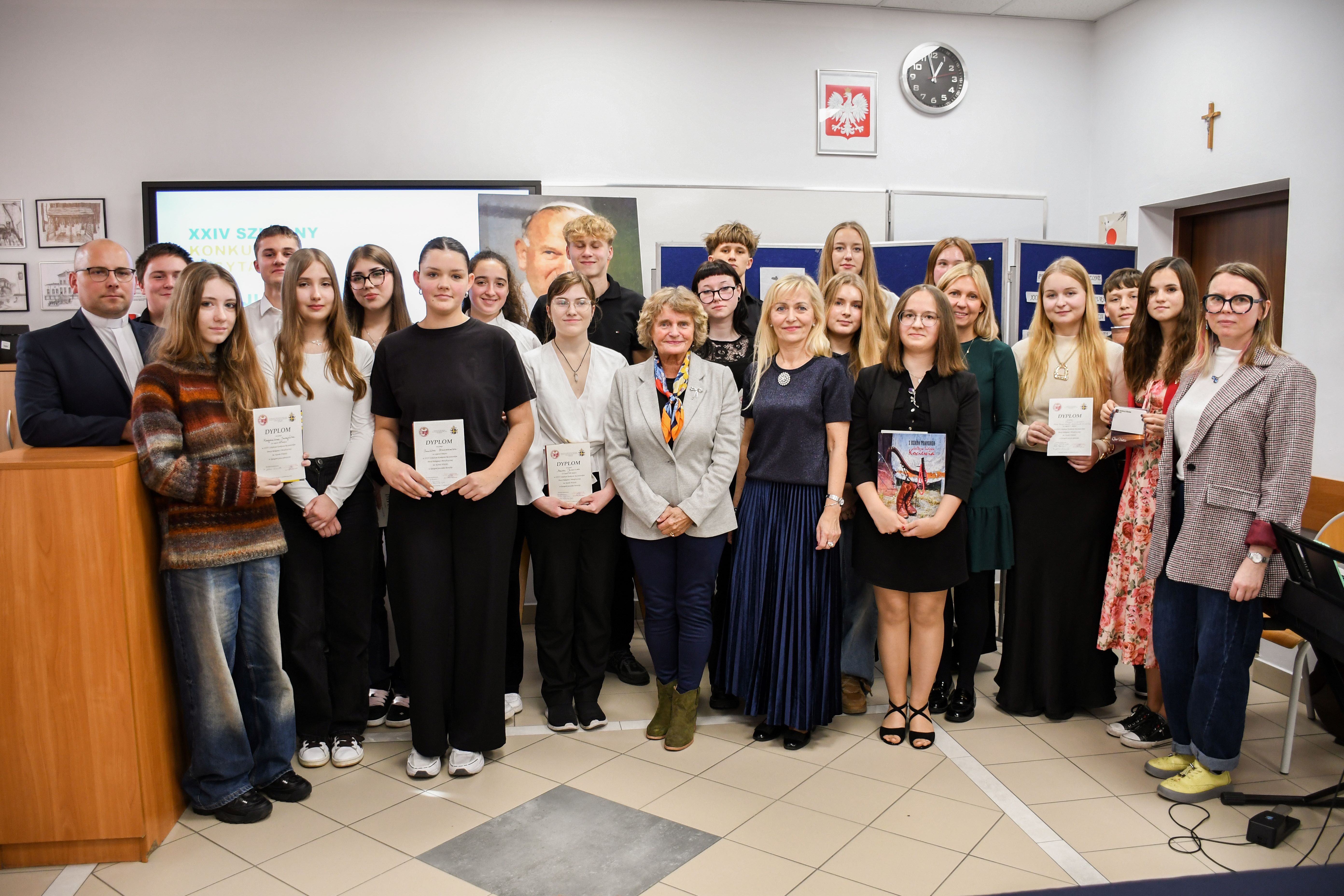 XXIV SZKOLNY KONKURS RECYTATORSKI TWÓRCZOŚCI RELIGIJNEJ I METAFIZYCZNEJ IM. KAROLA WOJTYŁY