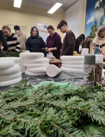 Pomagamy potrzebującym- warsztaty florystyczne i mydlarskie