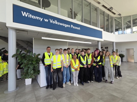Zawodowa przygoda uczniów – wizyta w firmie Volkswagen w Poznaniu.