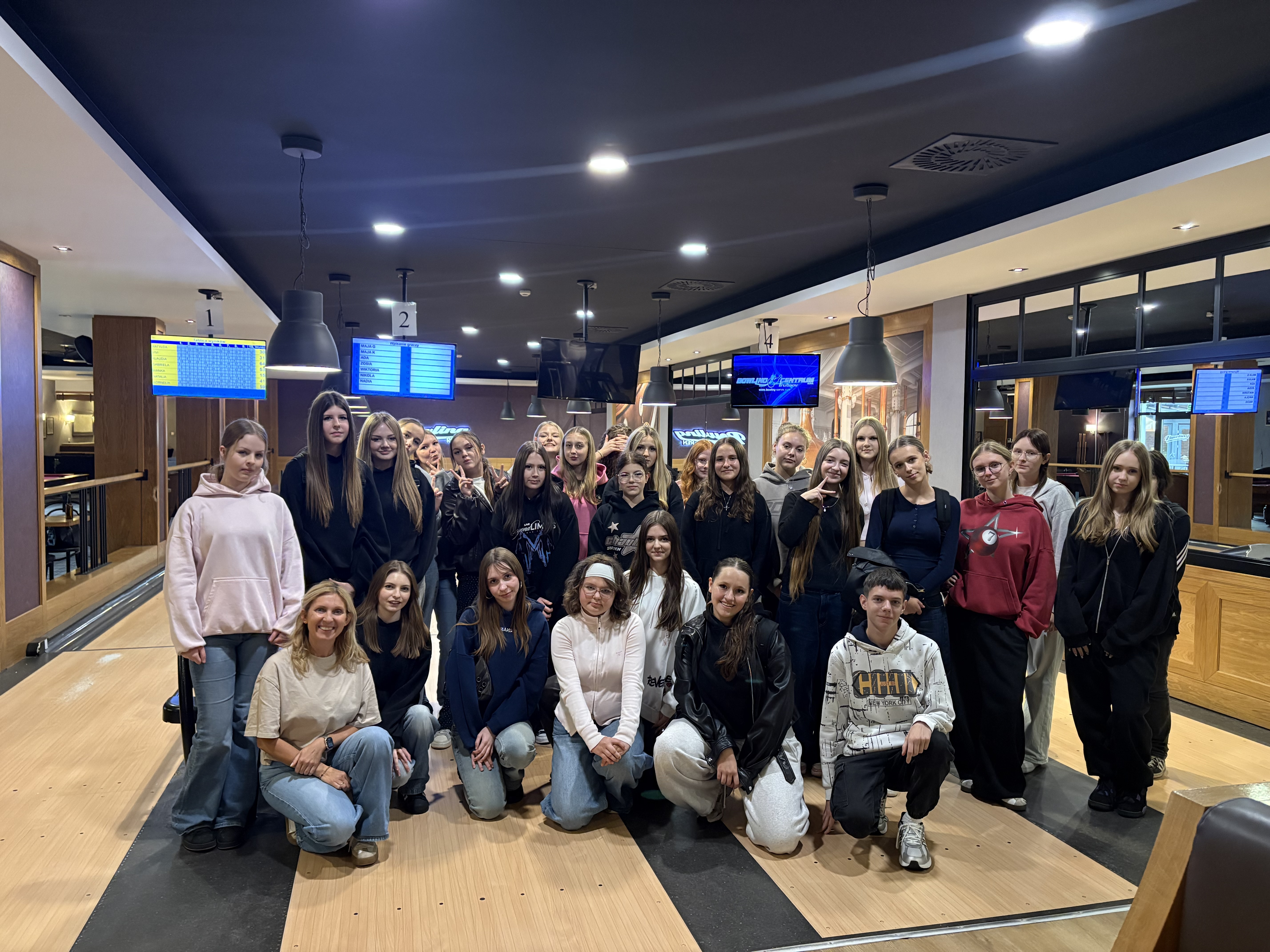 Pizza, kręgle, kino, czyli integracja klasy 1Td